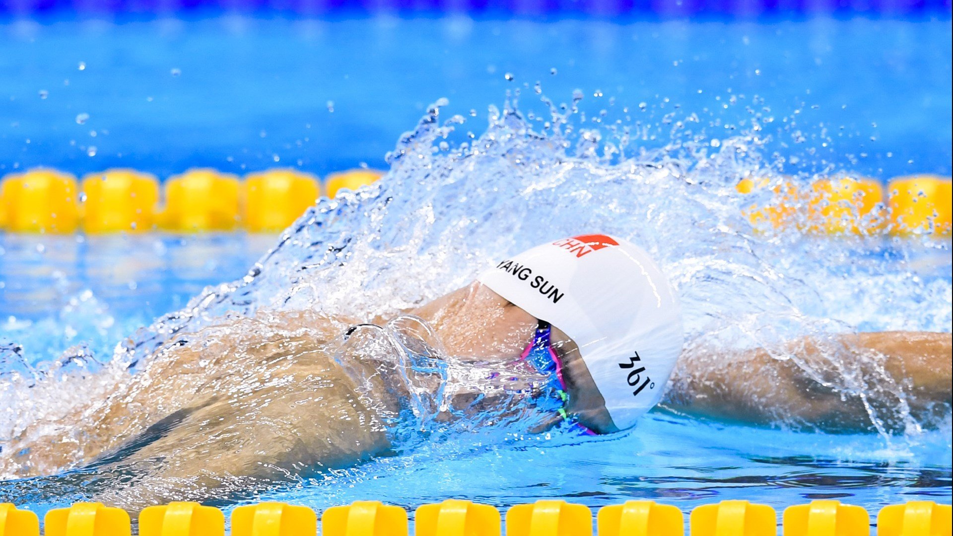 开云体育移动版-“英超剩余比赛紧张进行，争冠形势逐渐清晰”，英超比赛太多