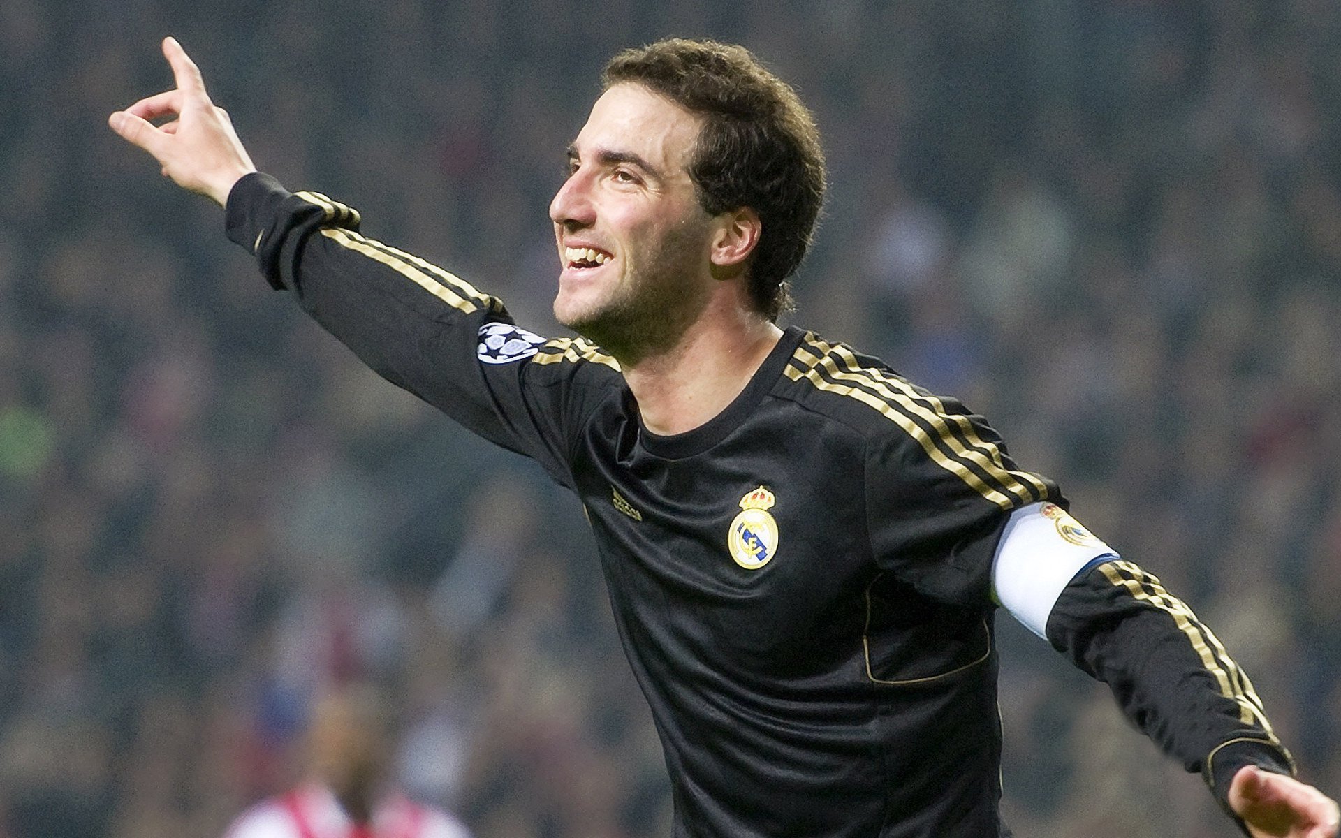 假球阴影:足球裁判问题引发全民关注,足球最著名的假球事件